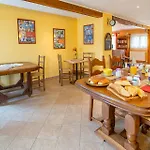 Et Table D'hôtes Les Trois Marquets Couette-café Bourthes