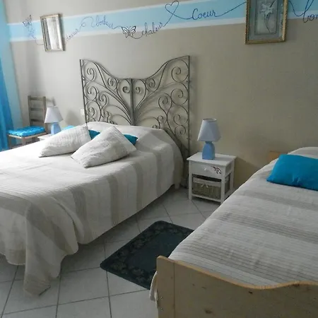 Et Table D'hotes Les Trois Marquets Bourthes