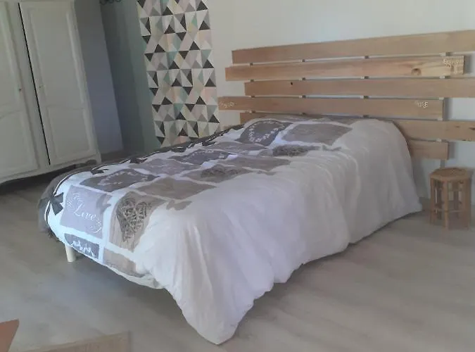 Bed & Breakfast Et Table D'hotes Les Trois Marquets 3*