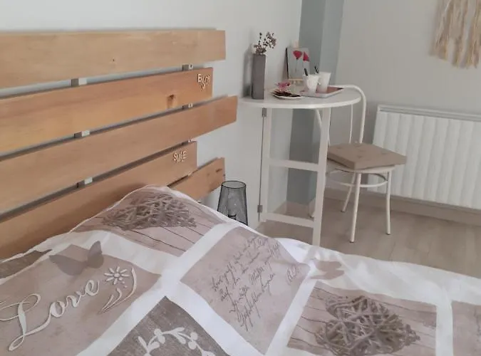 Et Table D'hôtes Les Trois Marquets Couette-café