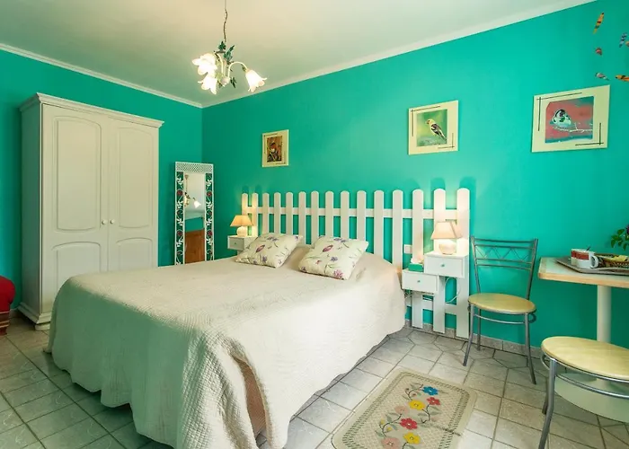 Et Table D'hôtes Les Trois Marquets 3*