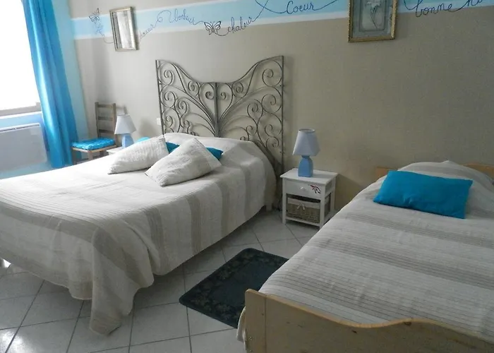 Et Table D'hôtes Les Trois Marquets Bourthes