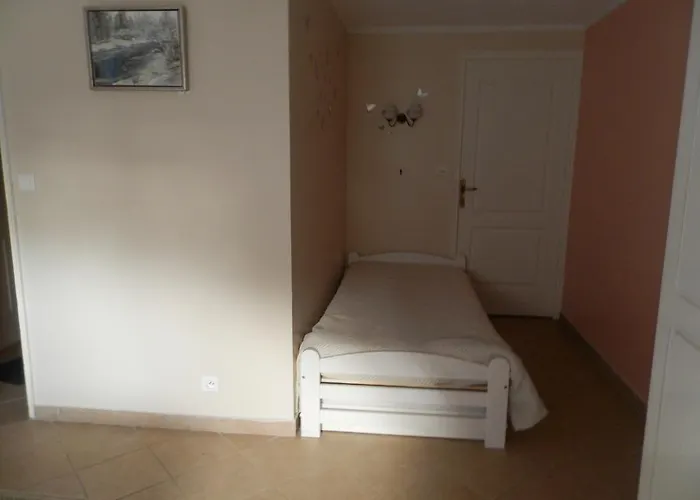 Et Table D'hôtes Les Trois Marquets Bourthes